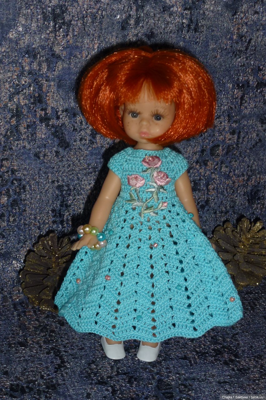 Авторское вязаное платье на кукол Паола Рейна мини 21 см «Дельфин» (фото 10)