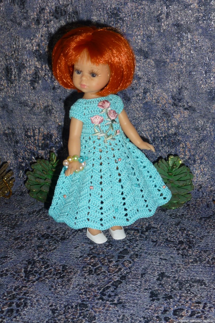 Авторское вязаное платье на кукол Паола Рейна мини 21 см «Дельфин» (фото 4)