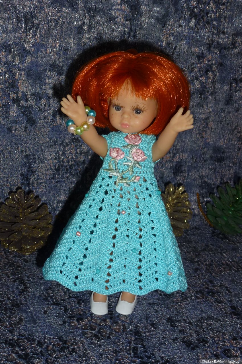 Авторское вязаное платье на кукол Паола Рейна мини 21 см «Дельфин» (фото 6)