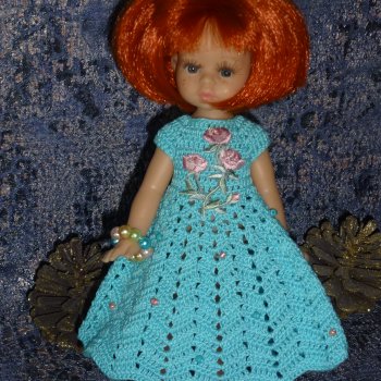 Авторское вязаное платье на кукол Паола Рейна мини 21 см «Дельфин»