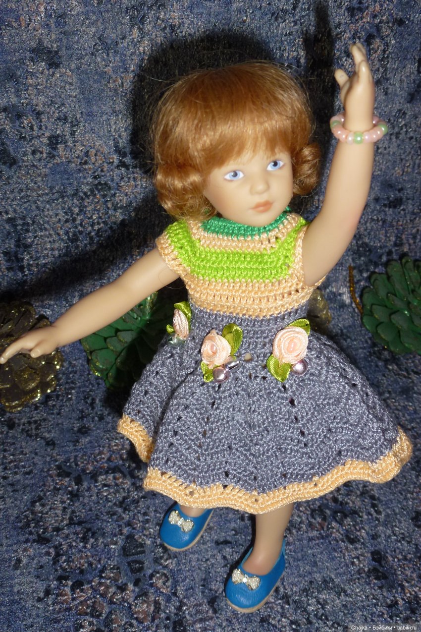 Вязаное платье «Персиковый Звон» на кукол Хейди Плюсчок 22 см ( Heidi Plusczok 22 см ) (фото 4)
