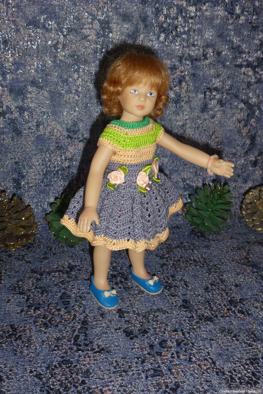 Вязаное платье «Персиковый Звон» на кукол Хейди Плюсчок 22 см ( Heidi Plusczok 22 см ) (фото 2)