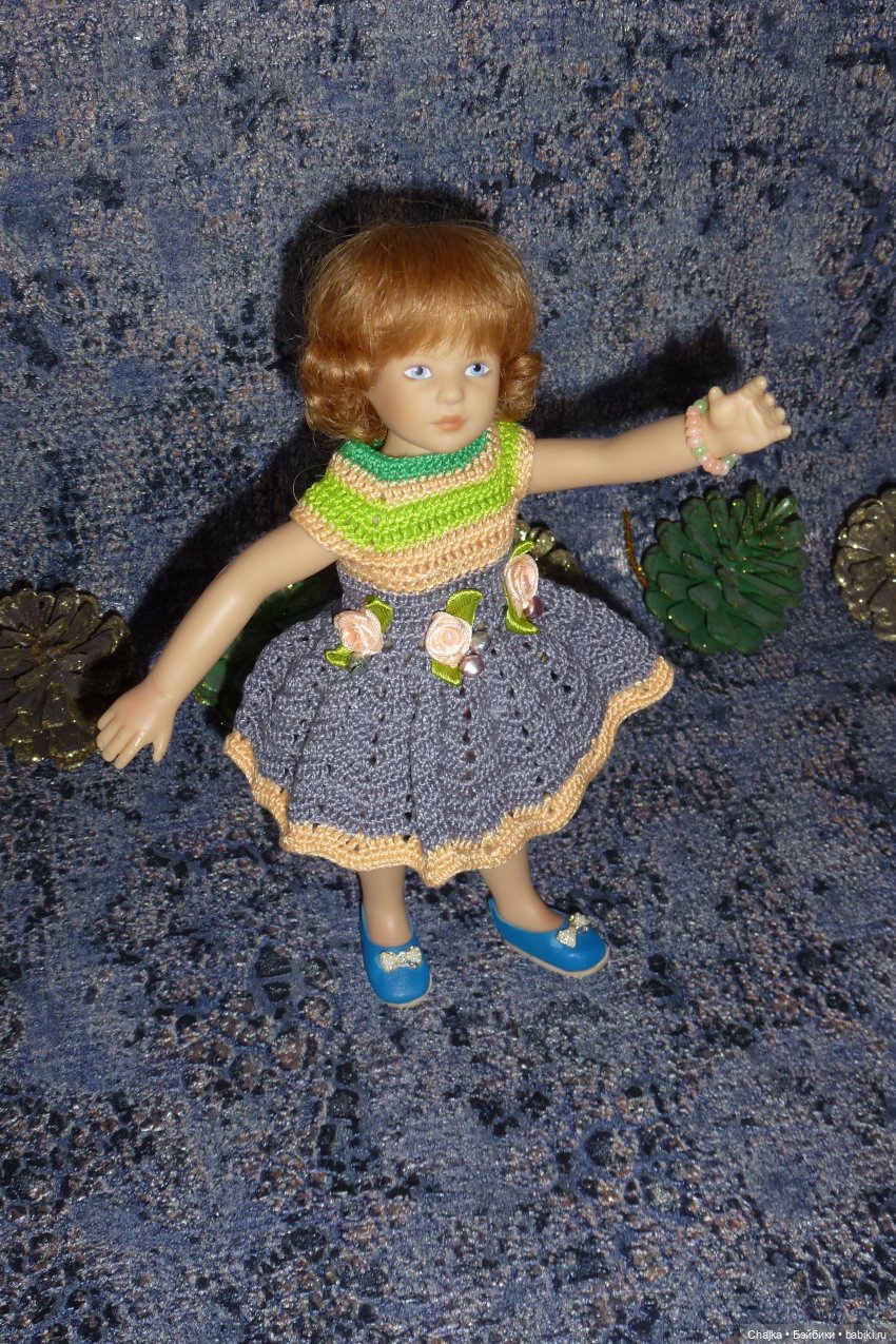 Вязаное платье «Персиковый Звон» на кукол Хейди Плюсчок 22 см ( Heidi Plusczok 22 см ) (фото 8)