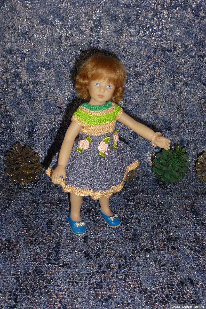 Вязаное платье «Персиковый Звон» на кукол Хейди Плюсчок 22 см ( Heidi Plusczok 22 см ) (фото 5)
