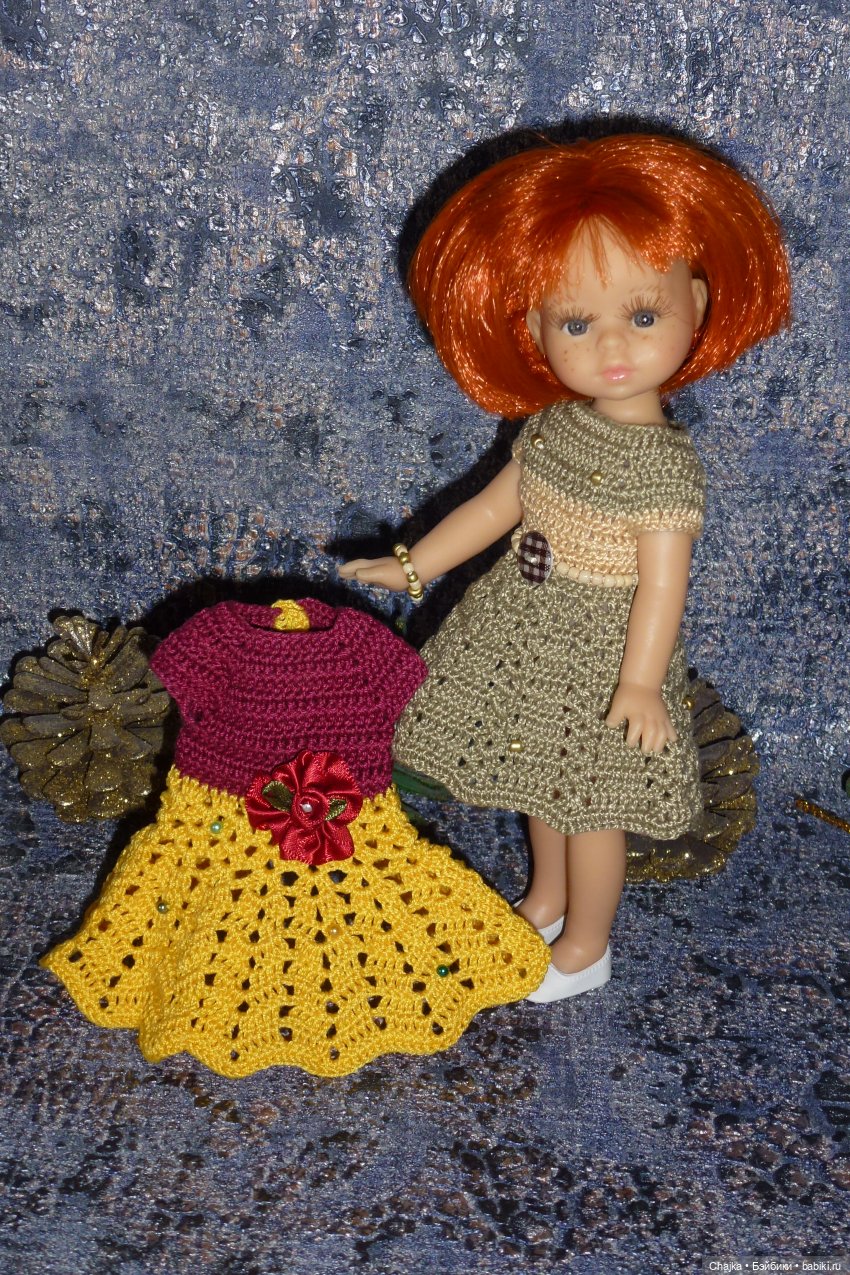 Авторское вязаное платье на кукол Паола Рейна мини 21 см «День Победы-9 Мая»