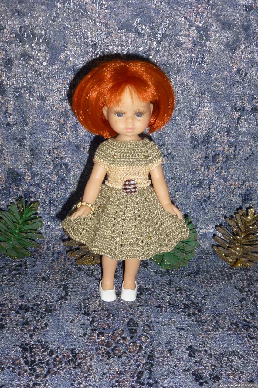 Авторское вязаное платье на кукол Паола Рейна мини 21 см «День Победы-9 Мая»