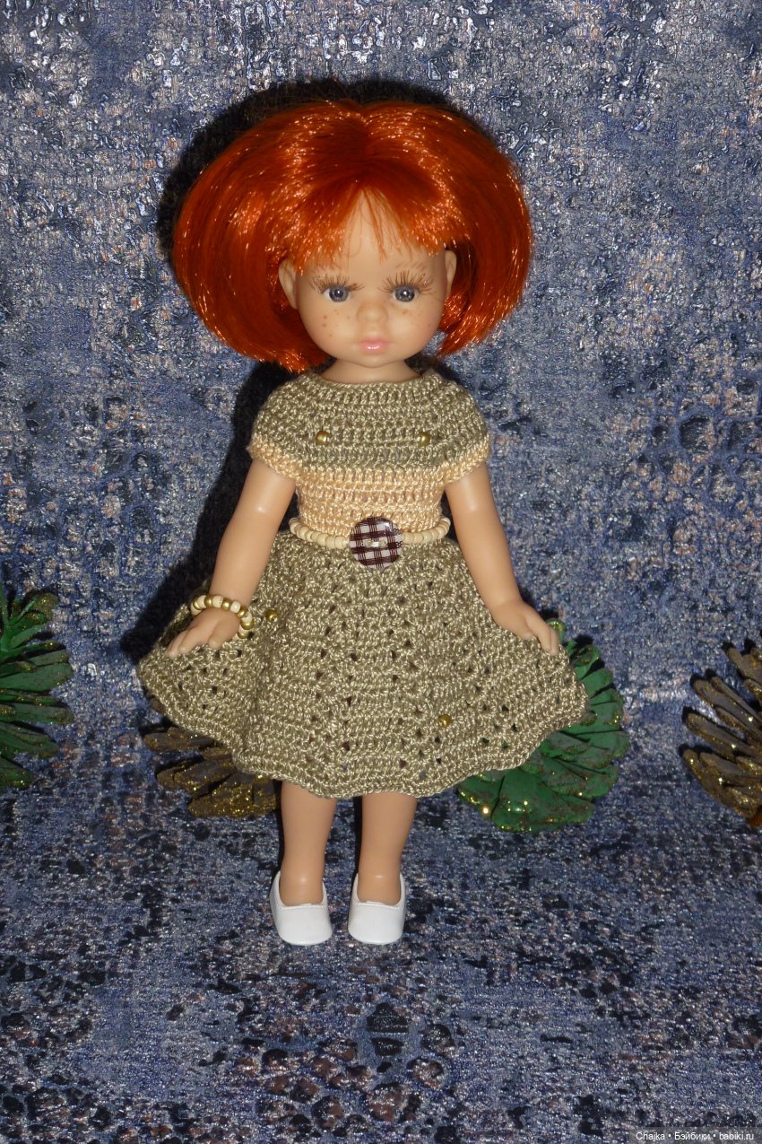 Авторское вязаное платье на кукол Паола Рейна мини 21 см «День Победы-9 Мая» (фото 4)