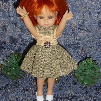 Авторское вязаное платье на кукол Паола Рейна мини 21 см «День Победы-9 Мая»