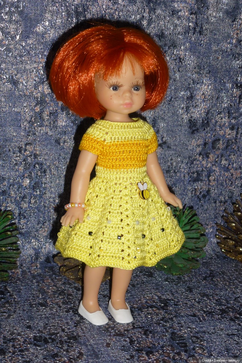 Авторское вязаное платье на кукол Паола Рейна мини 21 см «Пчёлка Апи» (фото 3)