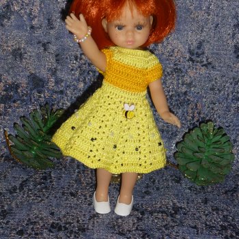 Авторское вязаное платье на кукол Паола Рейна мини 21 см «Пчёлка Апи»