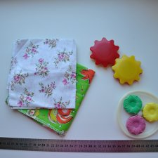 Распашонки и погремушки времен СССР.