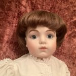 Реплика антикварной куклы Брю