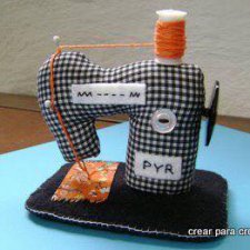 Кто за идеями??? Вам сюда) Игольницы