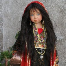Куклы в национальных костюмах Angela Sutter