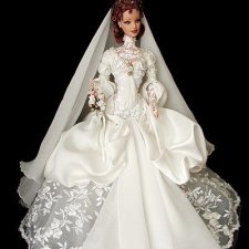 Кукла в свадебном платье
