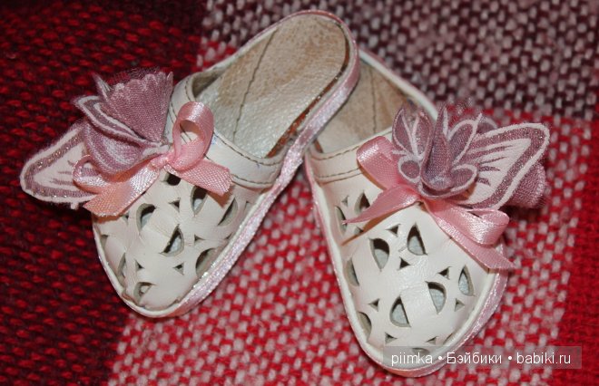 Сандалики или тапоньки... первый опыт обувки для куклы своими руками