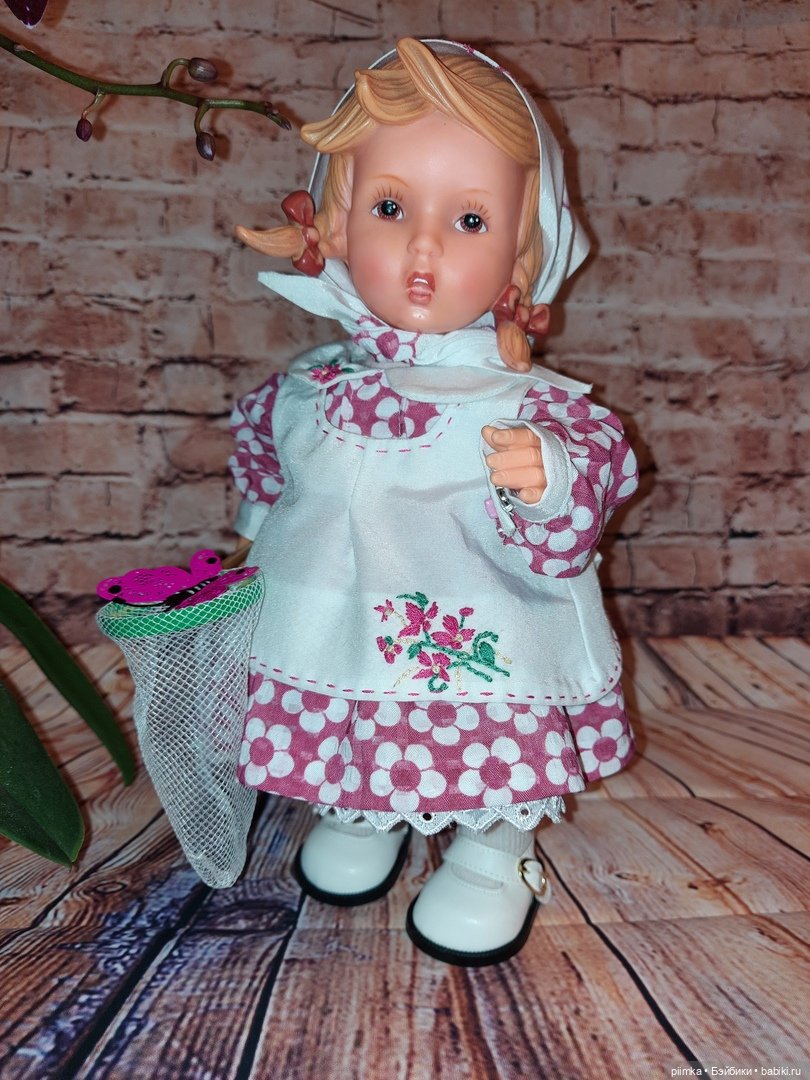 Летняя девочка Goebel Hummel