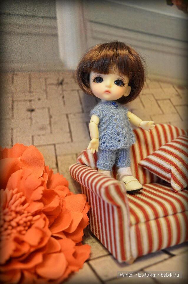 Девочки,Тарасик и жирафик