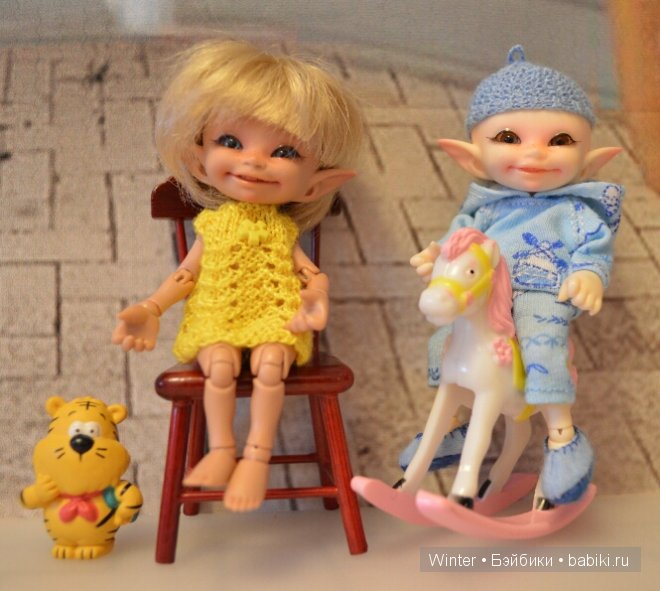 Девочки,Тарасик и жирафик