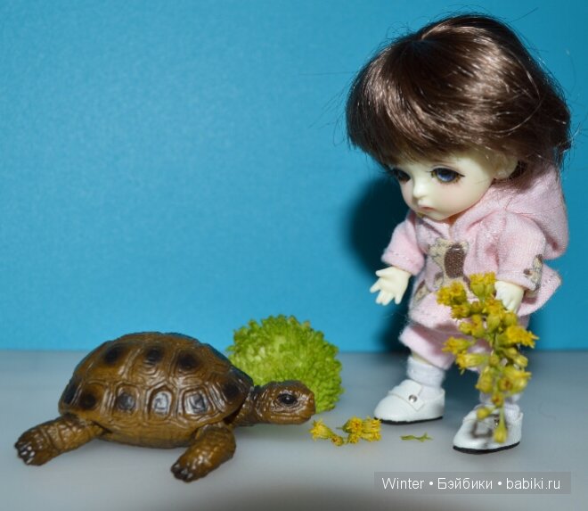 Девочки,Тарасик и жирафик