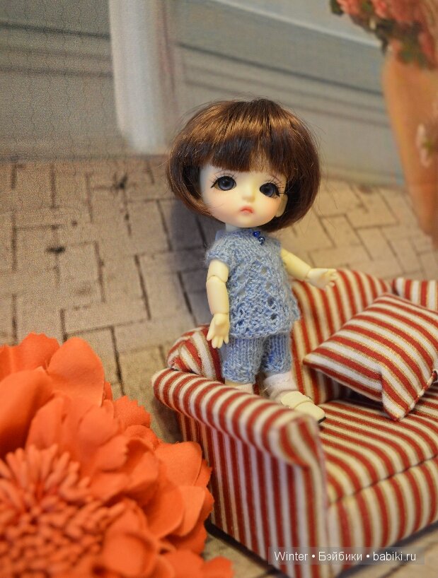 Девочки,Тарасик и жирафик