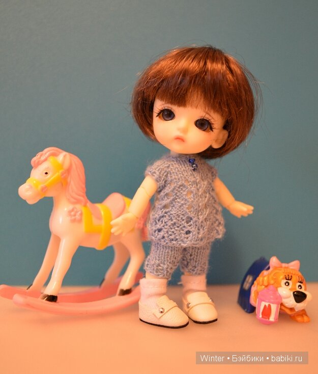 Девочки,Тарасик и жирафик