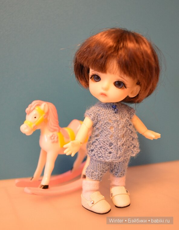 Девочки,Тарасик и жирафик