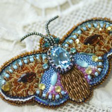 А вы любите бабочек и броши