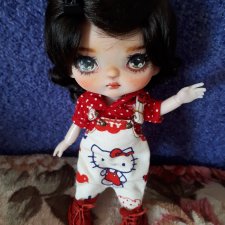 Холалашка дождалась парик