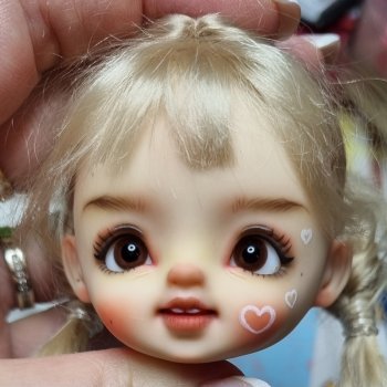 А вот и девочка постарше приехала