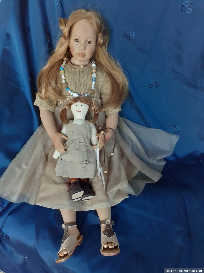 Фотосессия на синем фоне без повода и сюжета. Джианна Элизы Глазгольд (фото 4)