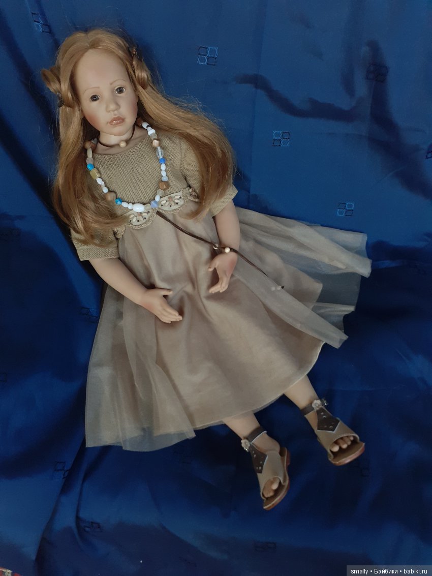 Фотосессия на синем фоне без повода и сюжета. Джианна Элизы Глазгольд