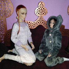 Мои попытки шить - пижамки для Ричи и Марго, плащ для Шамана.