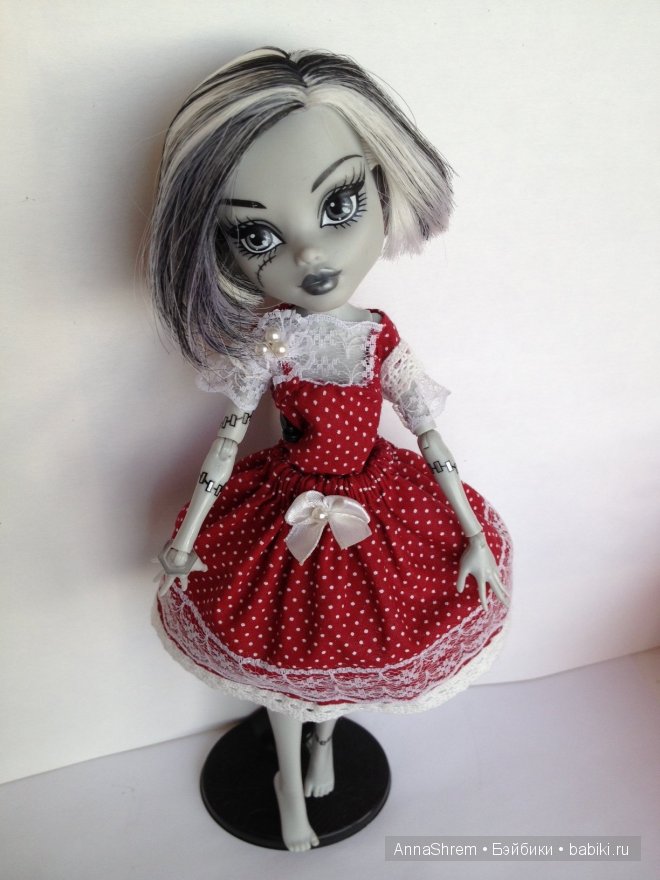 Воздушные платья и другие наряды для Monster High