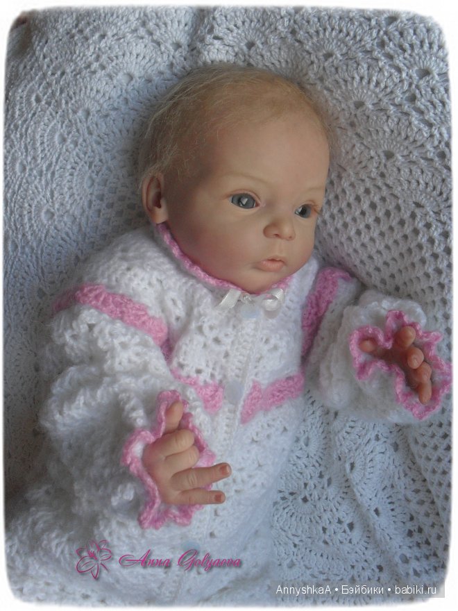 Комплект на выписку для маленькой девочки