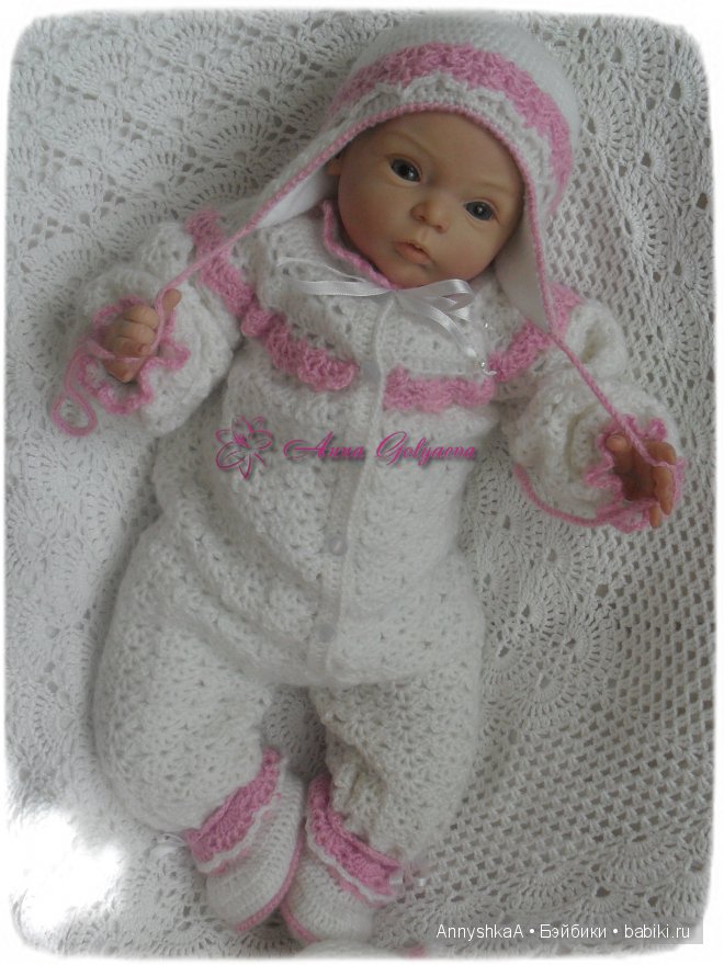 Комплект на выписку для маленькой девочки