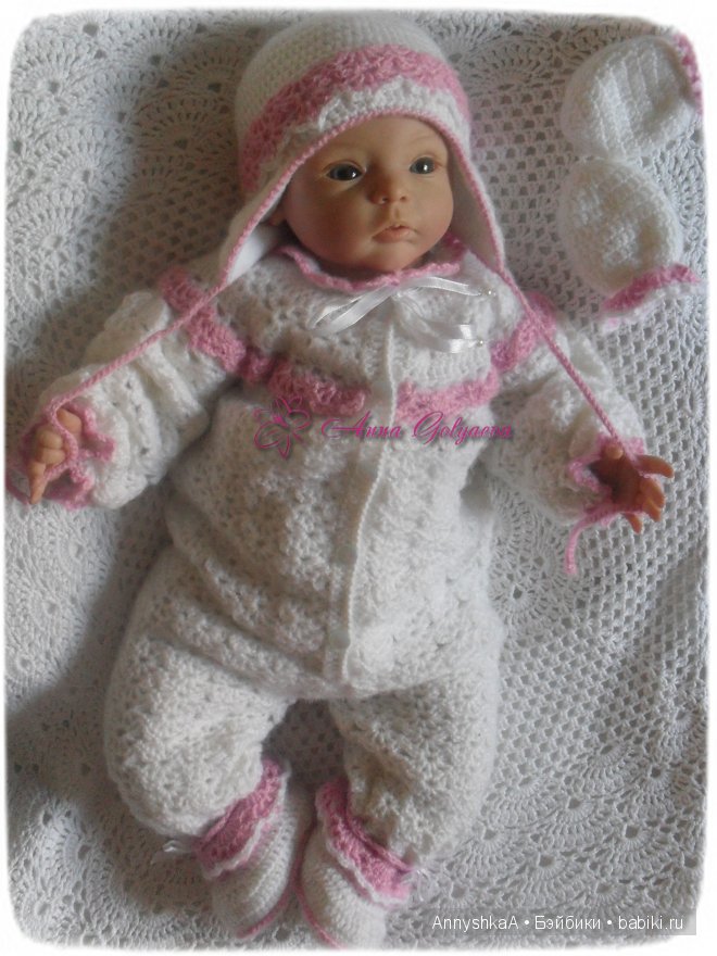 Комплект на выписку для маленькой девочки