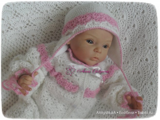 Комплект на выписку для маленькой девочки