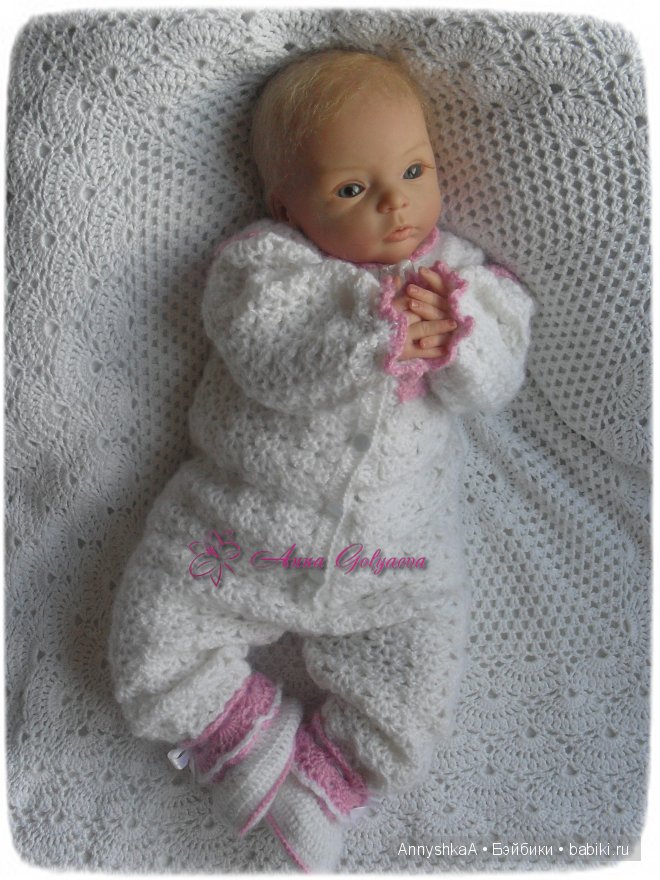 Комплект на выписку для маленькой девочки