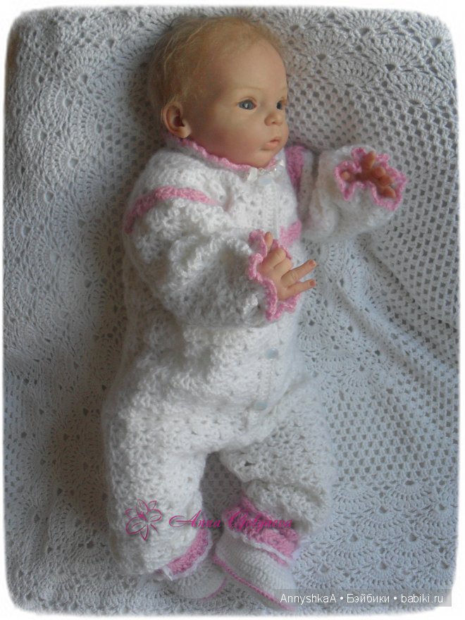 Комплект на выписку для маленькой девочки