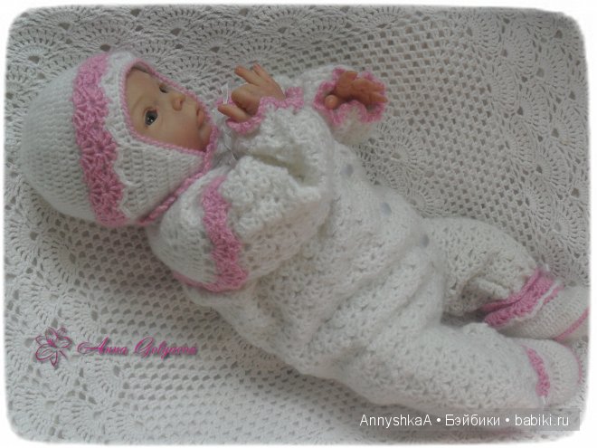 Комплект на выписку для маленькой девочки