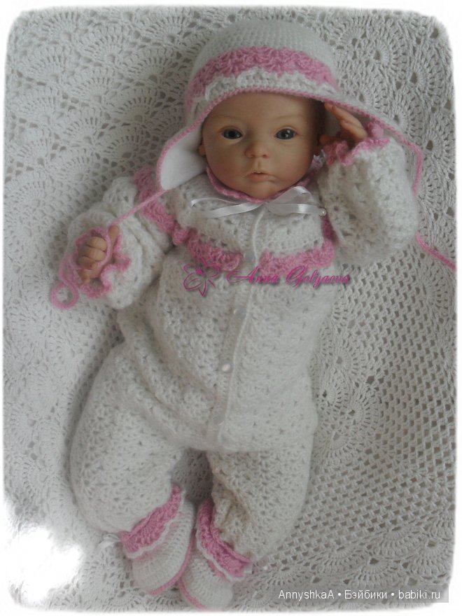 Комплект на выписку для маленькой девочки