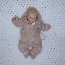 Комбинезон и пинетки