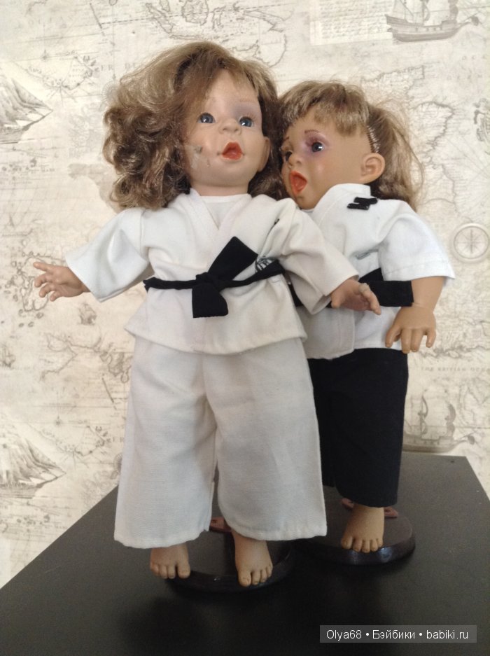 Характерная семейка готовится к выставке