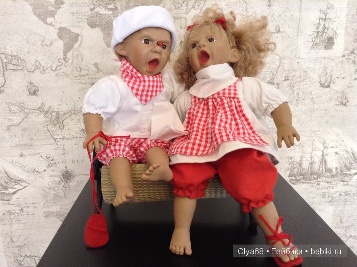 Характерная семейка готовится к выставке