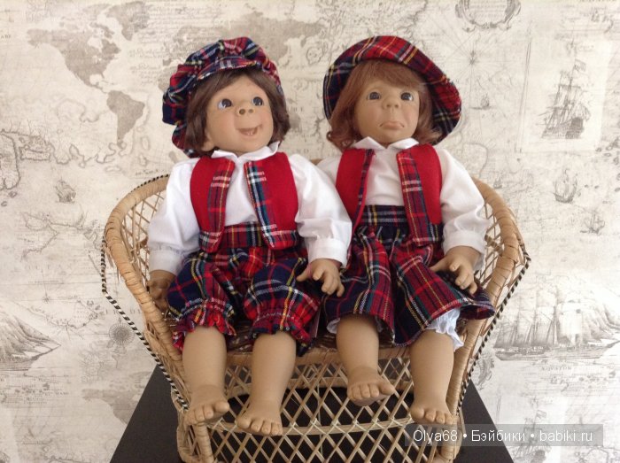 Характерная семейка готовится к выставке