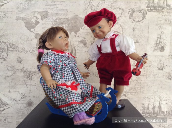 Характерная семейка готовится к выставке