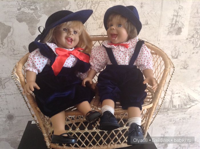 Характерная семейка готовится к выставке