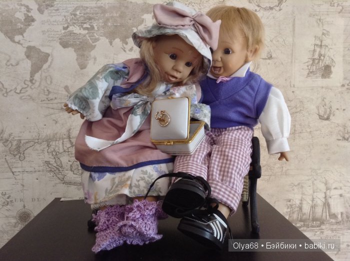 Характерная семейка готовится к выставке