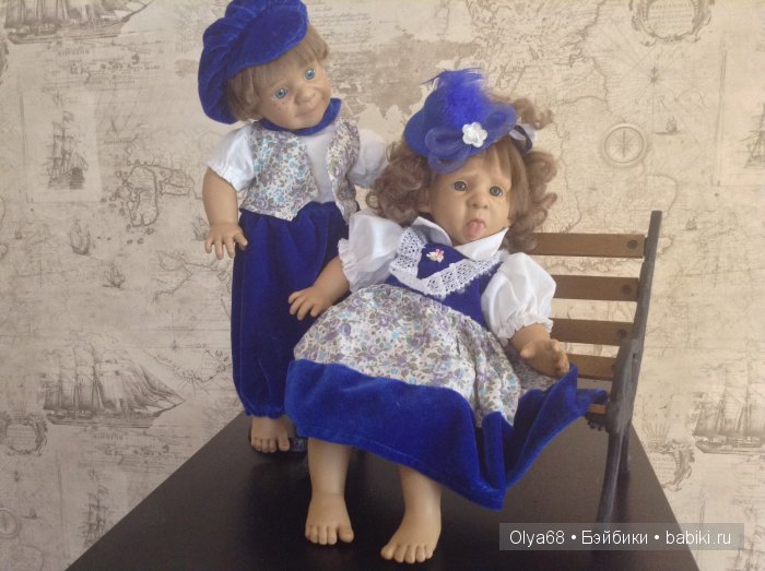 Характерная семейка готовится к выставке